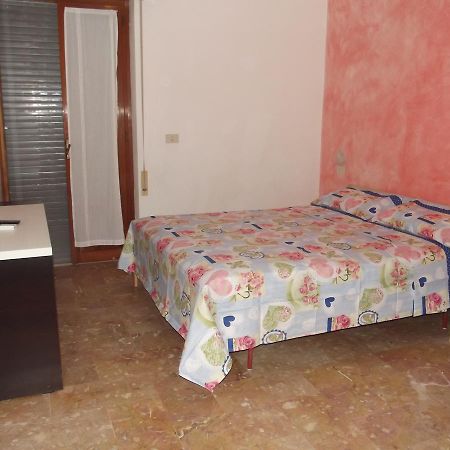 Hotel Sabbia D'Oro Pineto Exteriér fotografie
