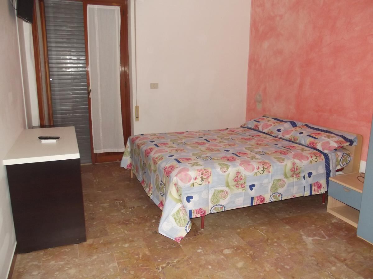 Hotel Sabbia D'Oro Pineto Exteriér fotografie